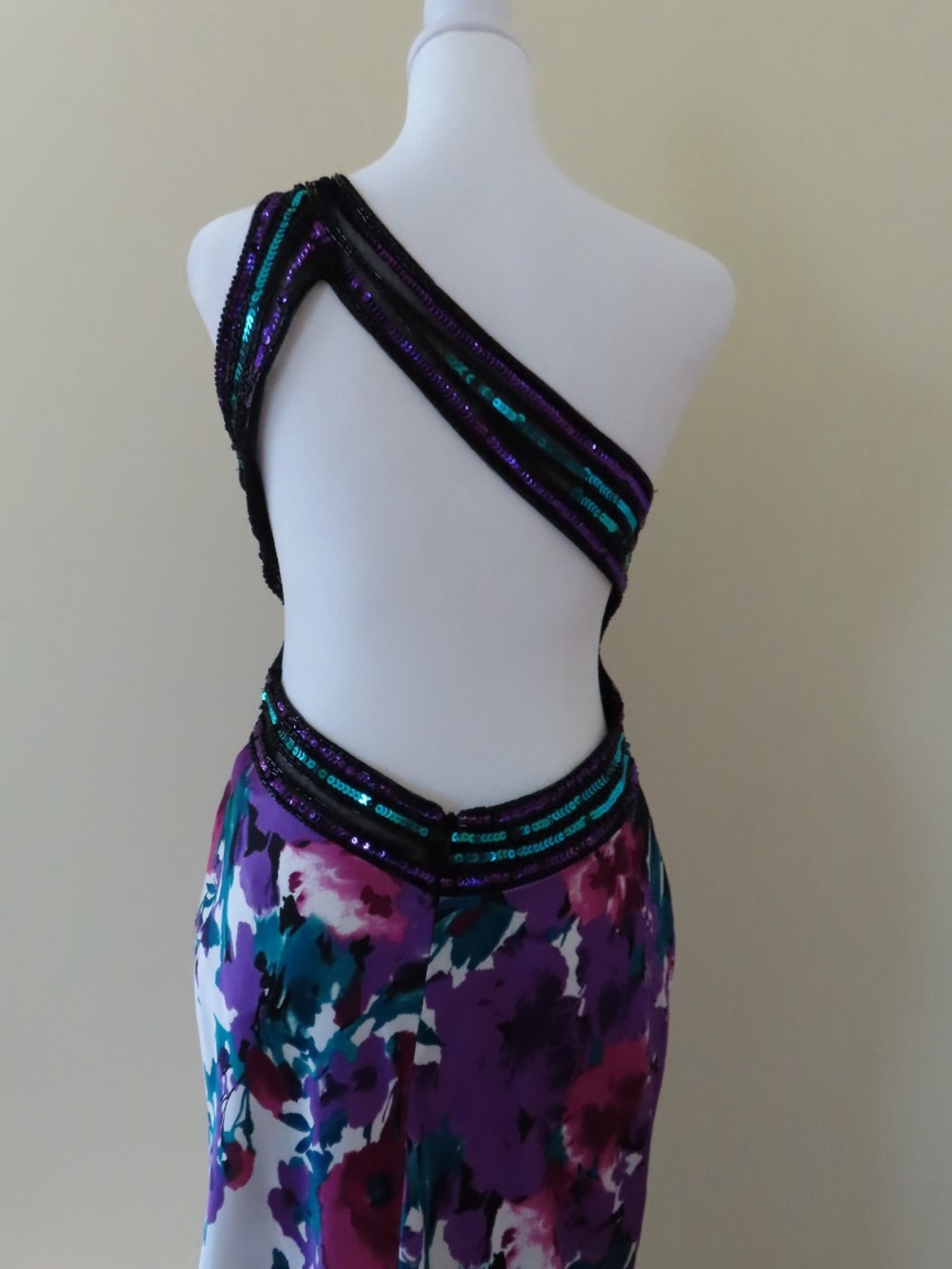 Cache One-Shoulder Floral Evening Gown - Picture 3 of 8